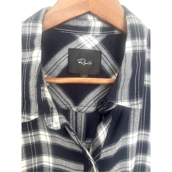 Rails Long Sleeve Rayon Button-up Shirt Navy & White Plaid Size Large - Picture 6 of 12